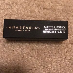 Anastasia Beverly Hills matte lipstick